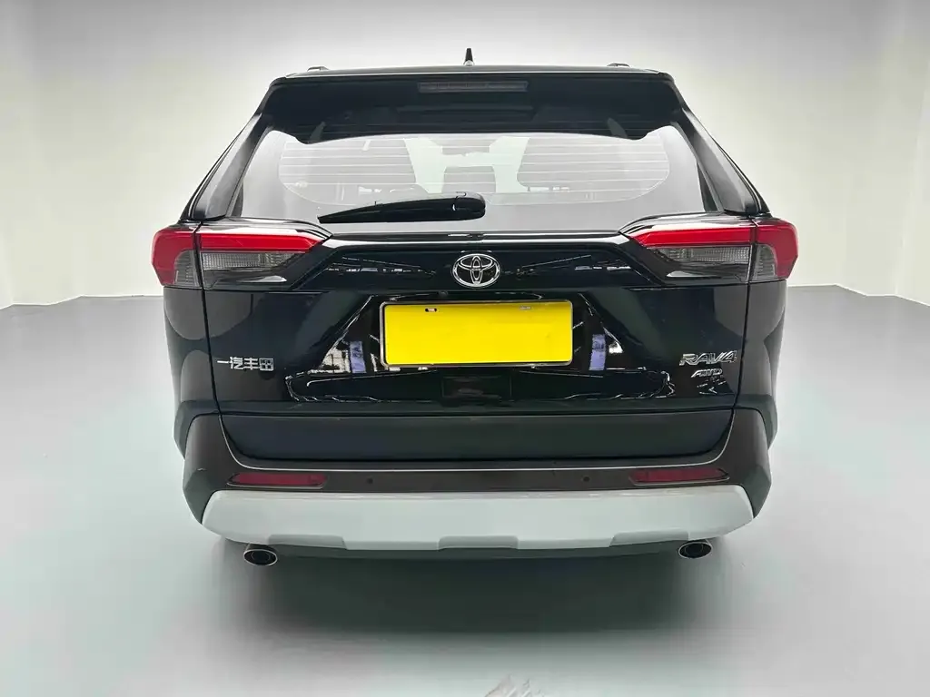 Toyota RAV4 — фото 2