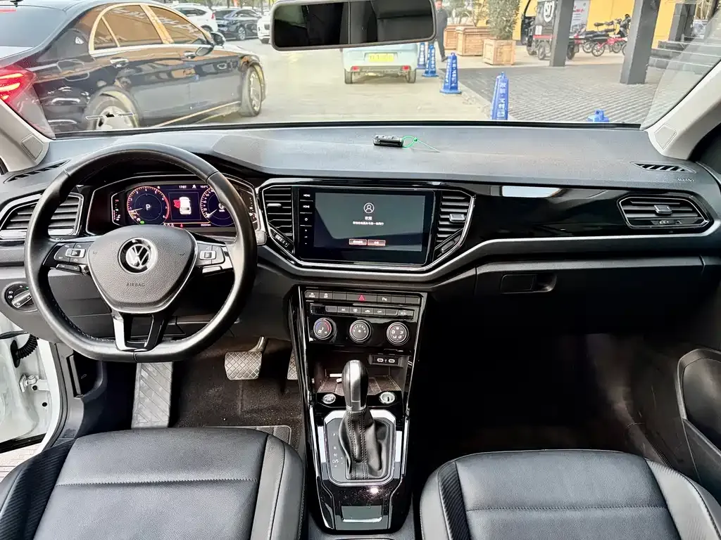 Volkswagen T-Roc 2023 из CN, фото 7