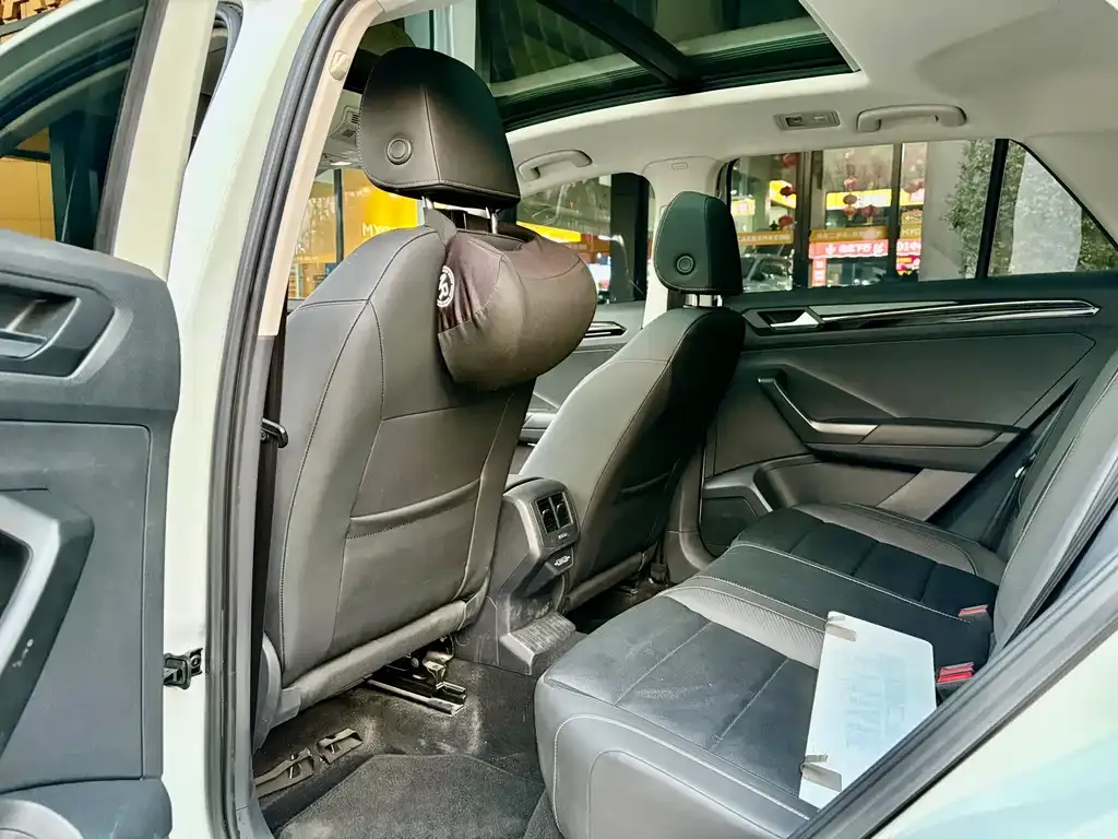 Volkswagen T-Roc 2023 из CN, фото 5