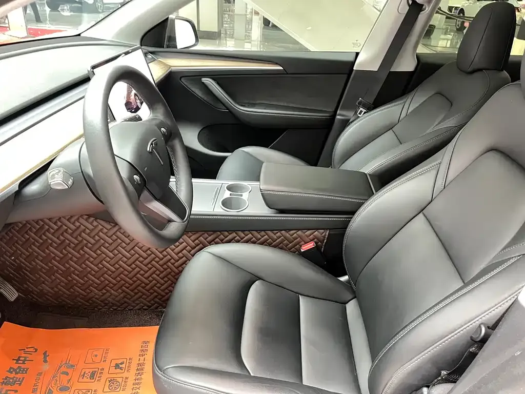 Tesla Model Y — фото 2