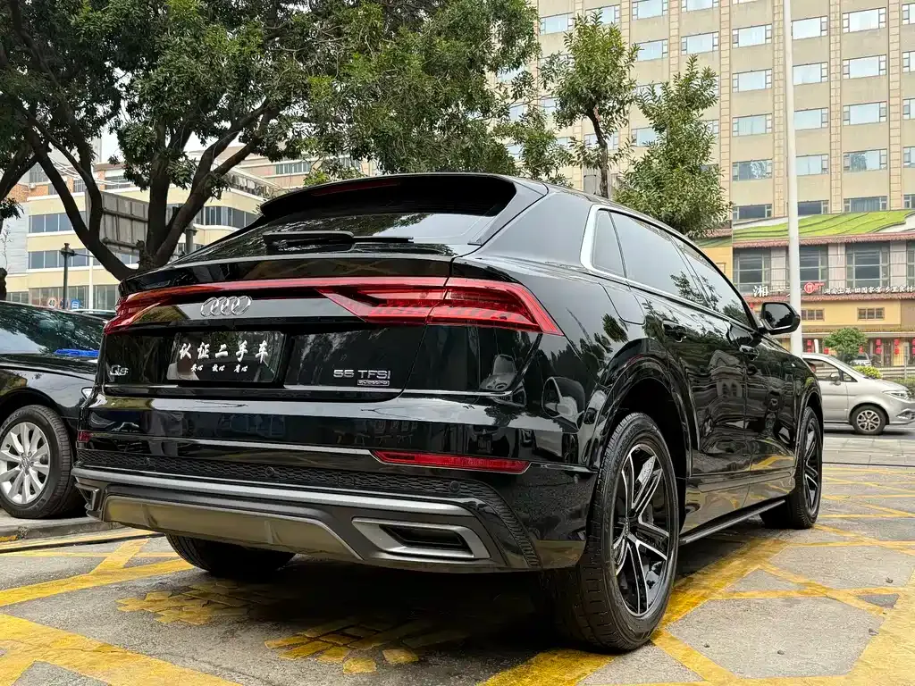 Audi Q8 — фото 10
