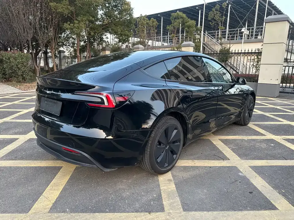 Tesla Model 3 2025 из CN, фото 9