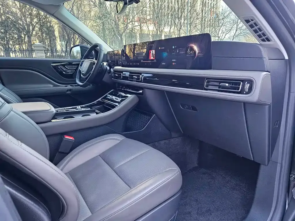 Lincoln Aviator 2025 из CN, фото 3