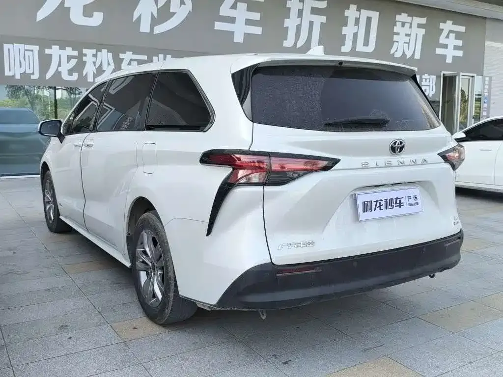 Toyota Sienna 2024 из CN, фото 9