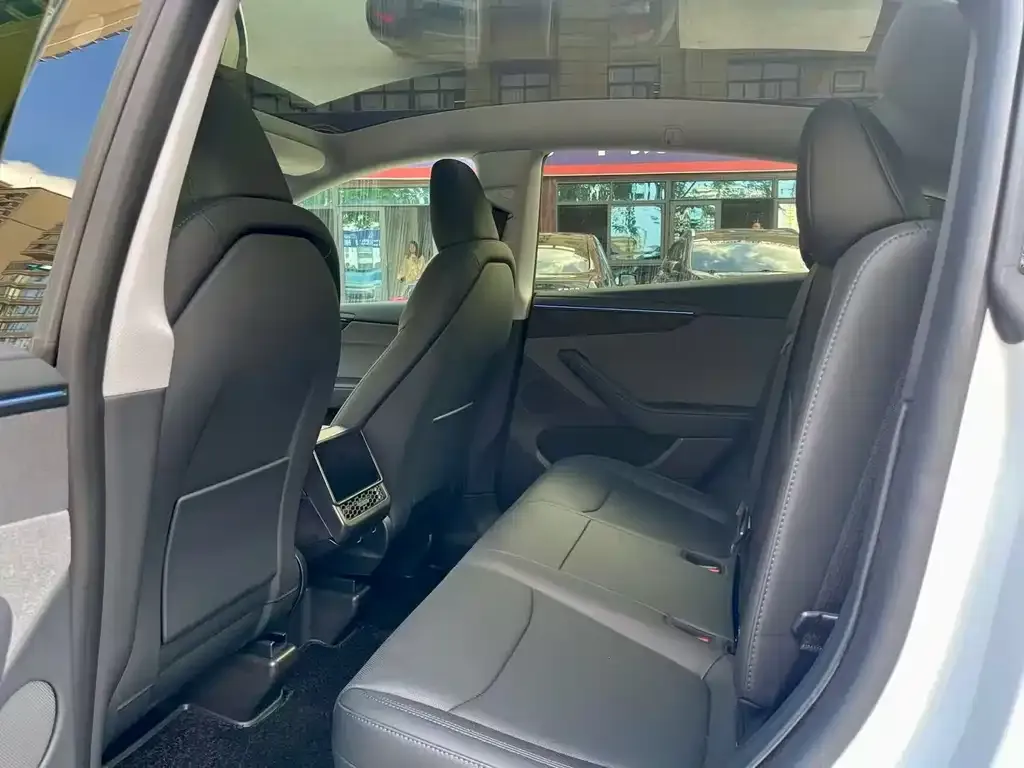 Tesla Model Y 2025 из CN, фото 5