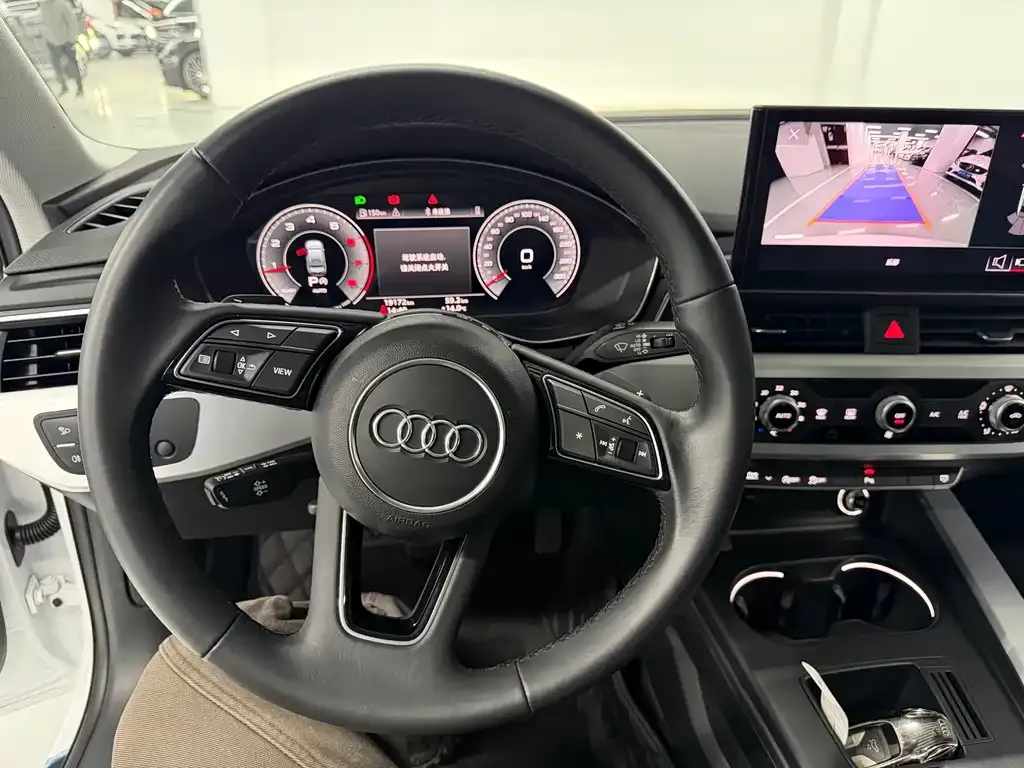 Audi A4L 2024 из CN, фото 5
