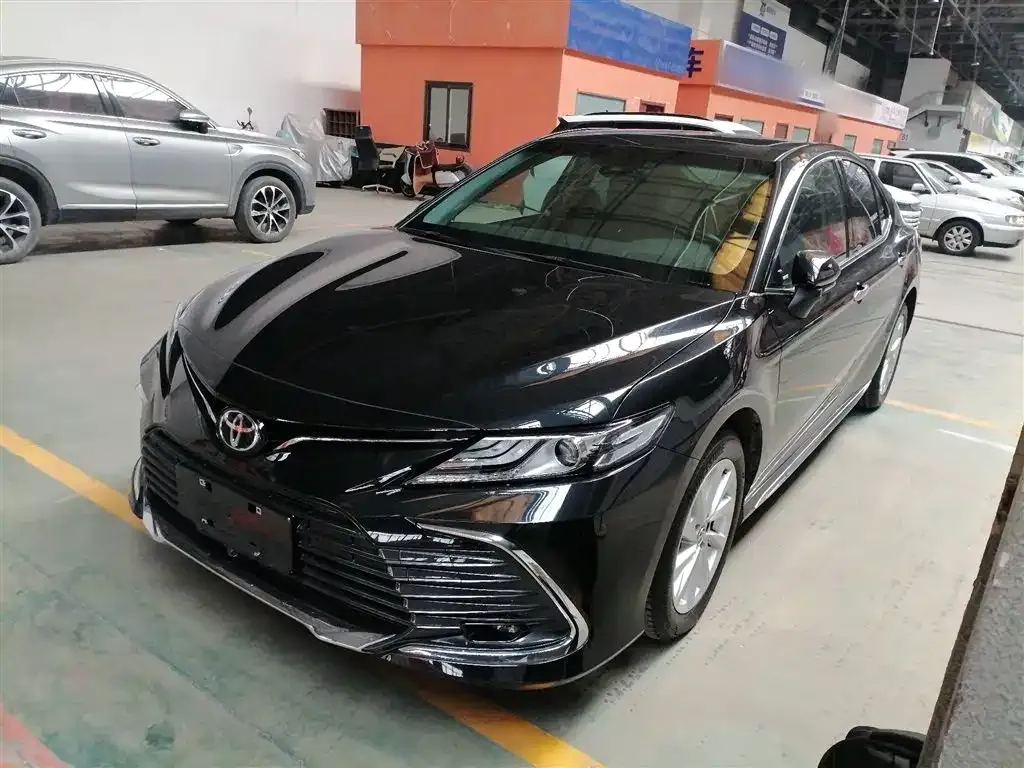 Toyota Camry 2023 из CN, фото 1