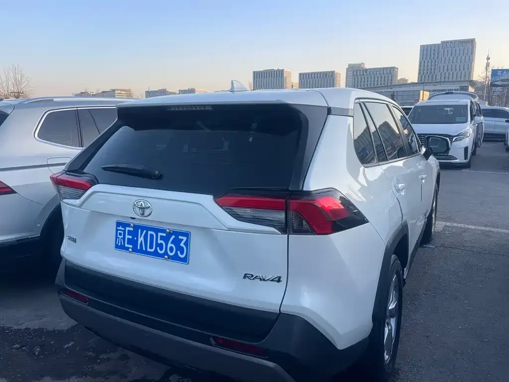 Toyota RAV4 2021 из CN, фото 6