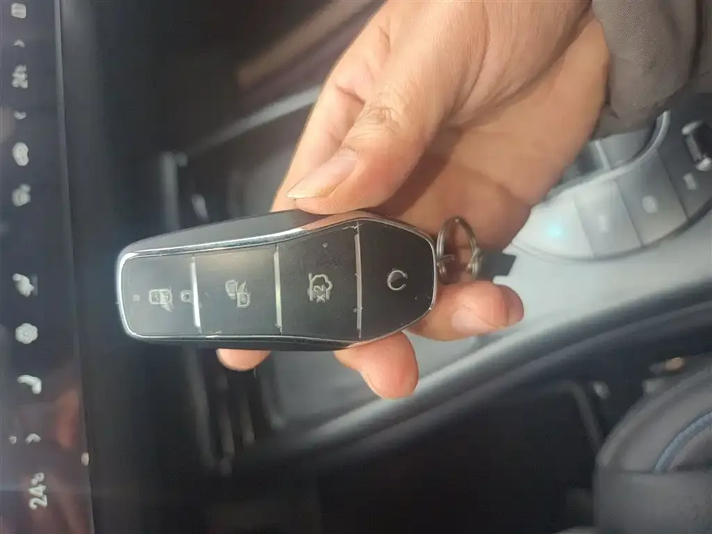 BYD Seal — фото 3