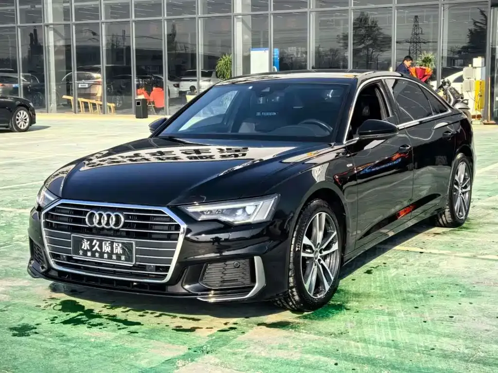 Audi A6L — фото 1