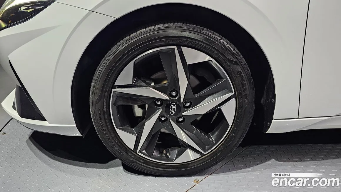 Hyundai AVANTE — фото 4