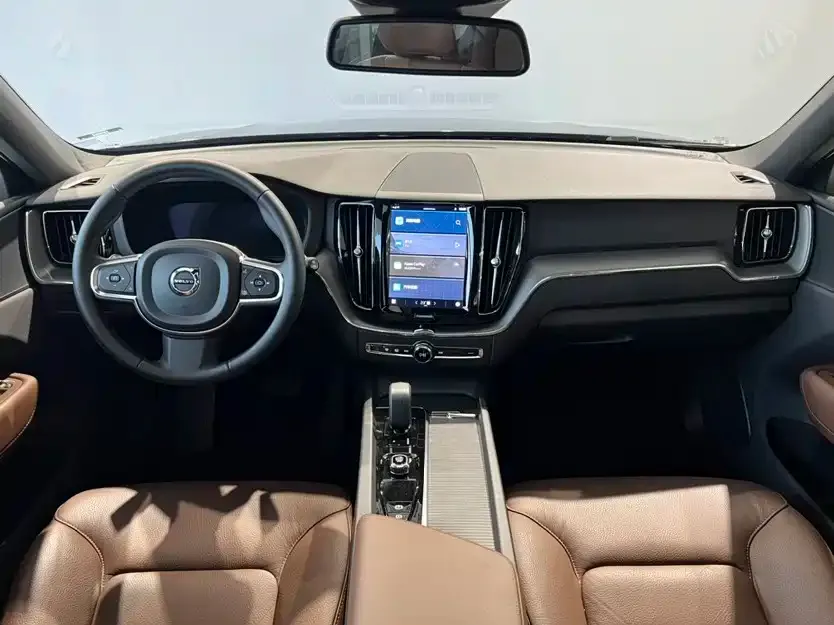 Volvo XC60 — фото 2