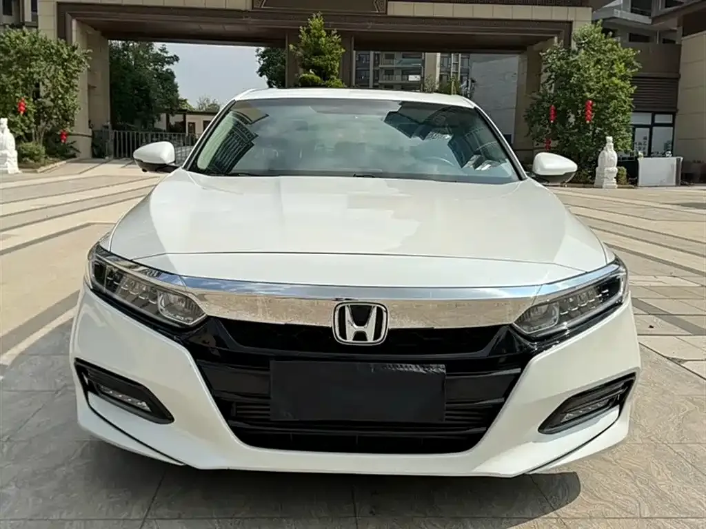Honda Accord — фото 10