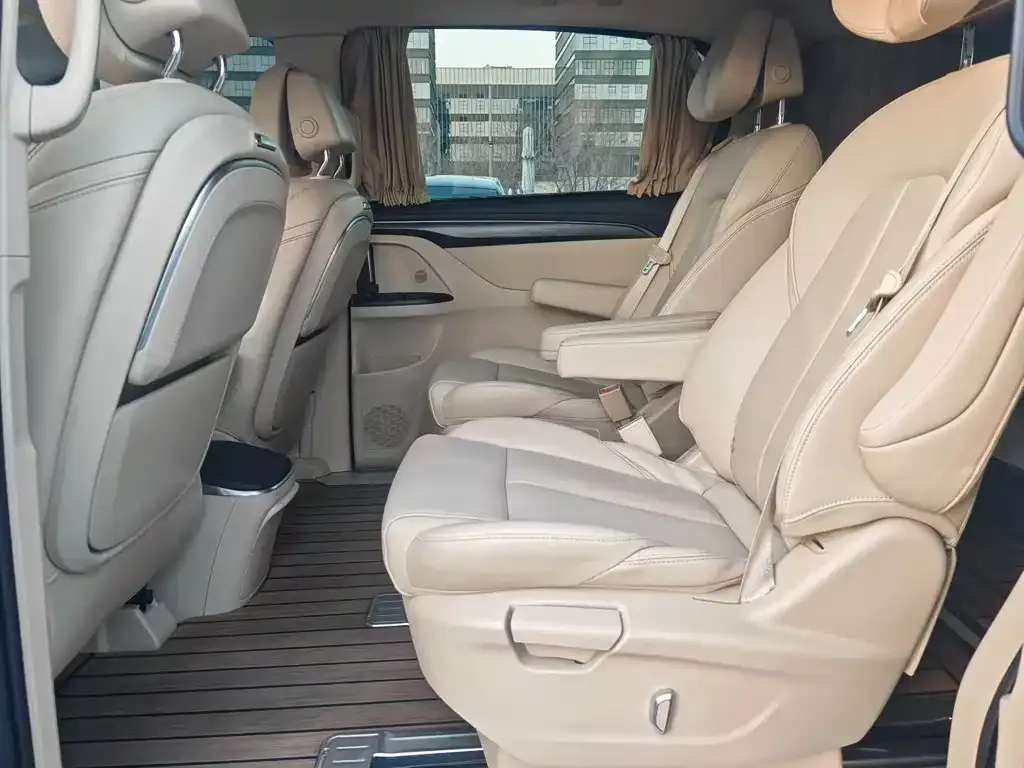 Buick GL8 2023 из CN, фото 4