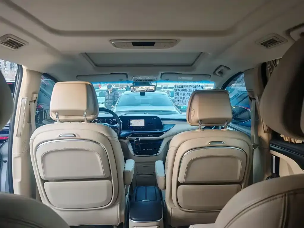 Buick GL8 2023 из CN, фото 10
