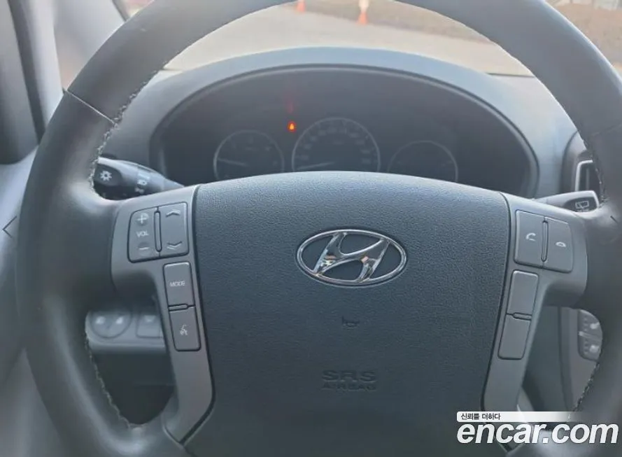 Hyundai Starex — фото 10
