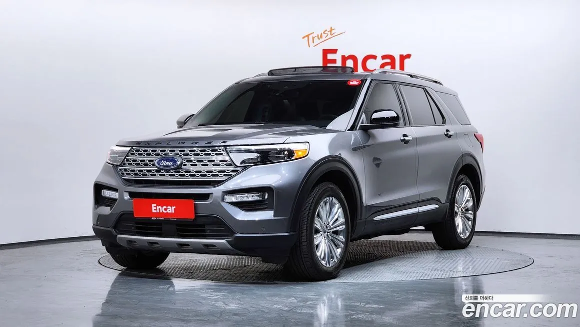 Ford Explorer — фото 1