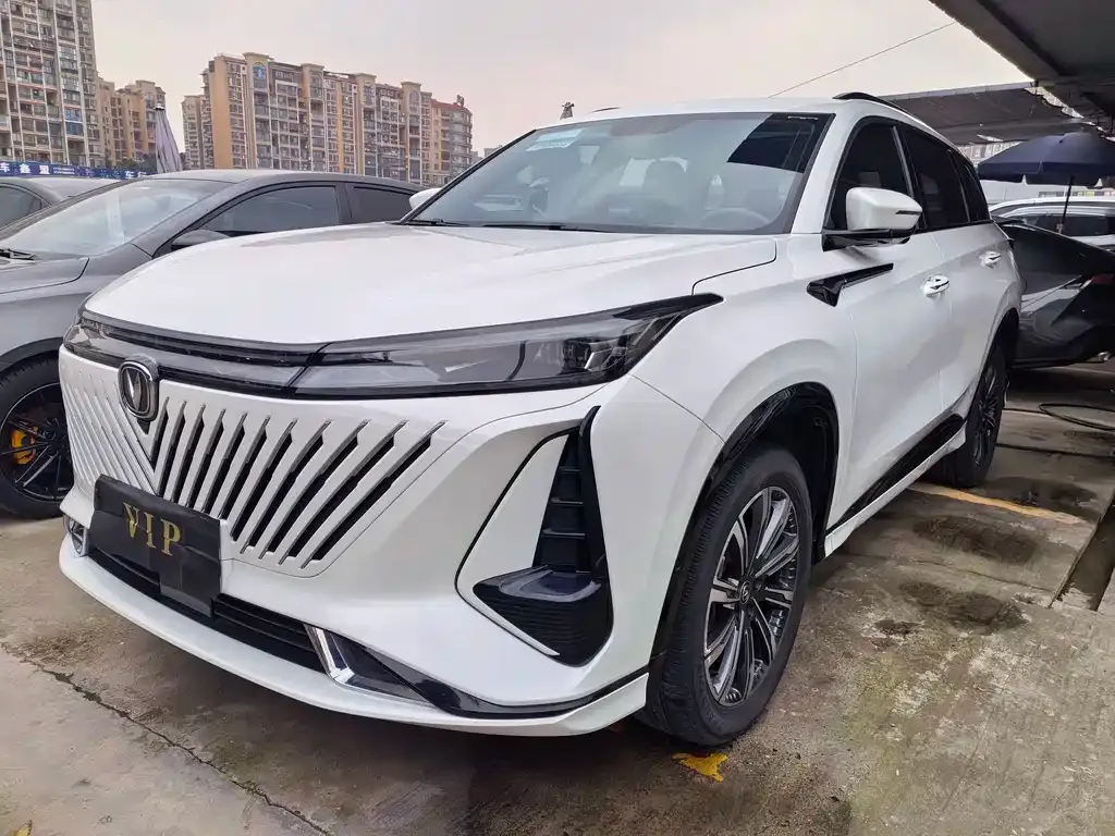 Changan CS75PLUS — фото 1