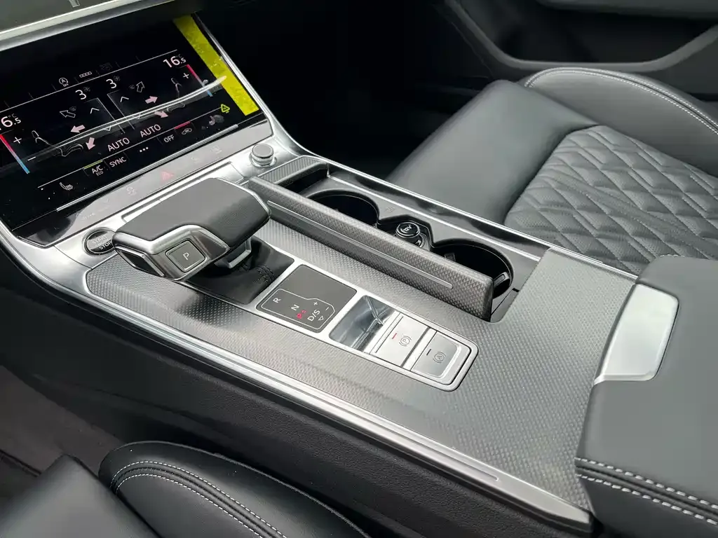 Audi A6L 2025 из CN, фото 4