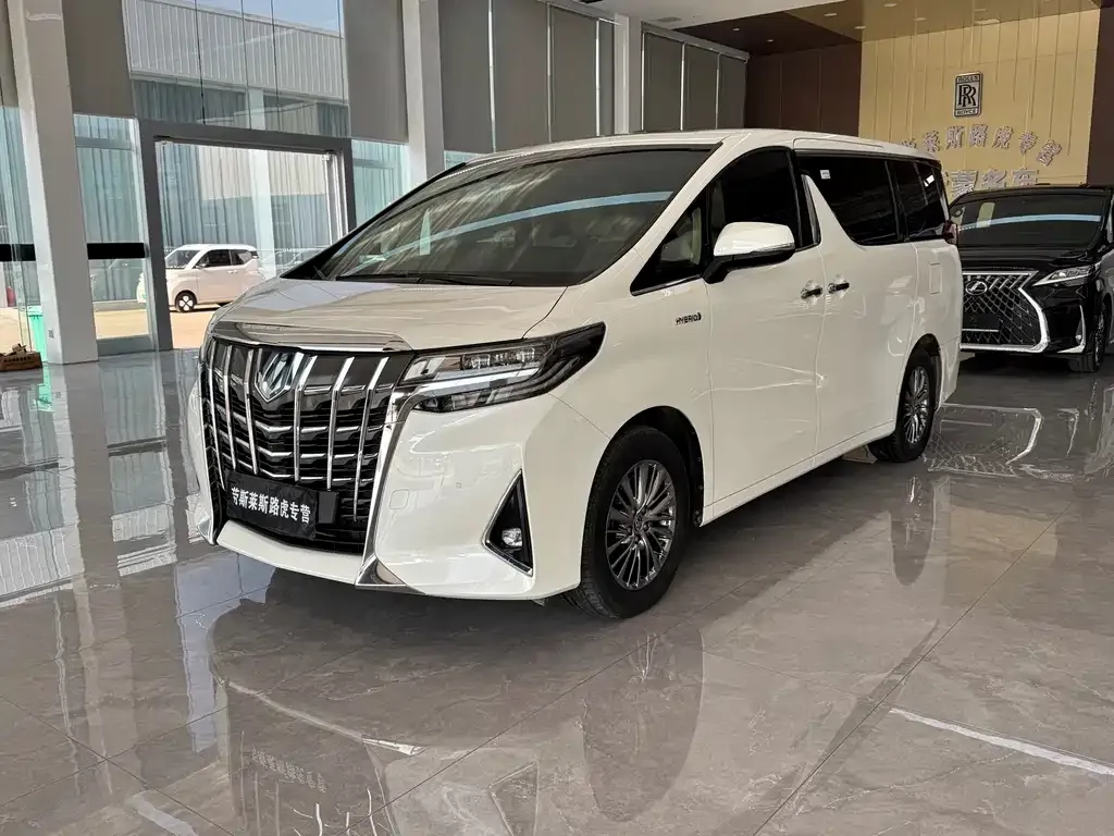 Toyota Alphard 2023 из CN, фото 1