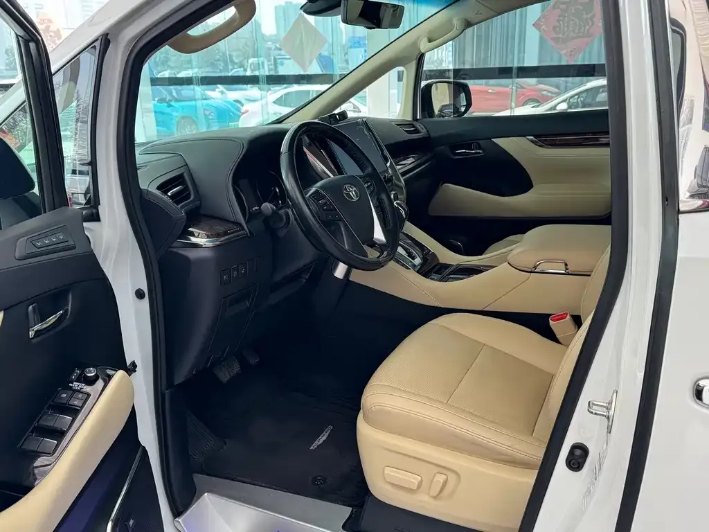 Toyota Alphard 2023 из CN, фото 2