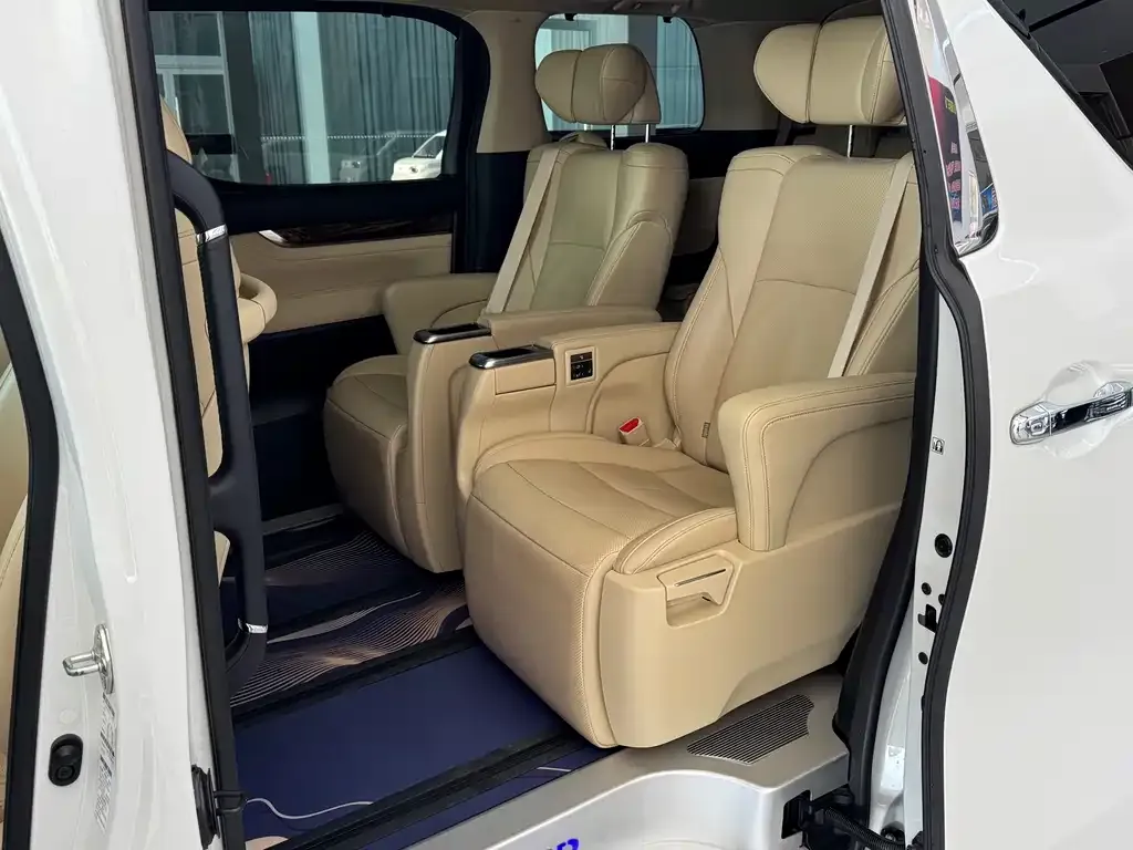 Toyota Alphard 2023 из CN, фото 5