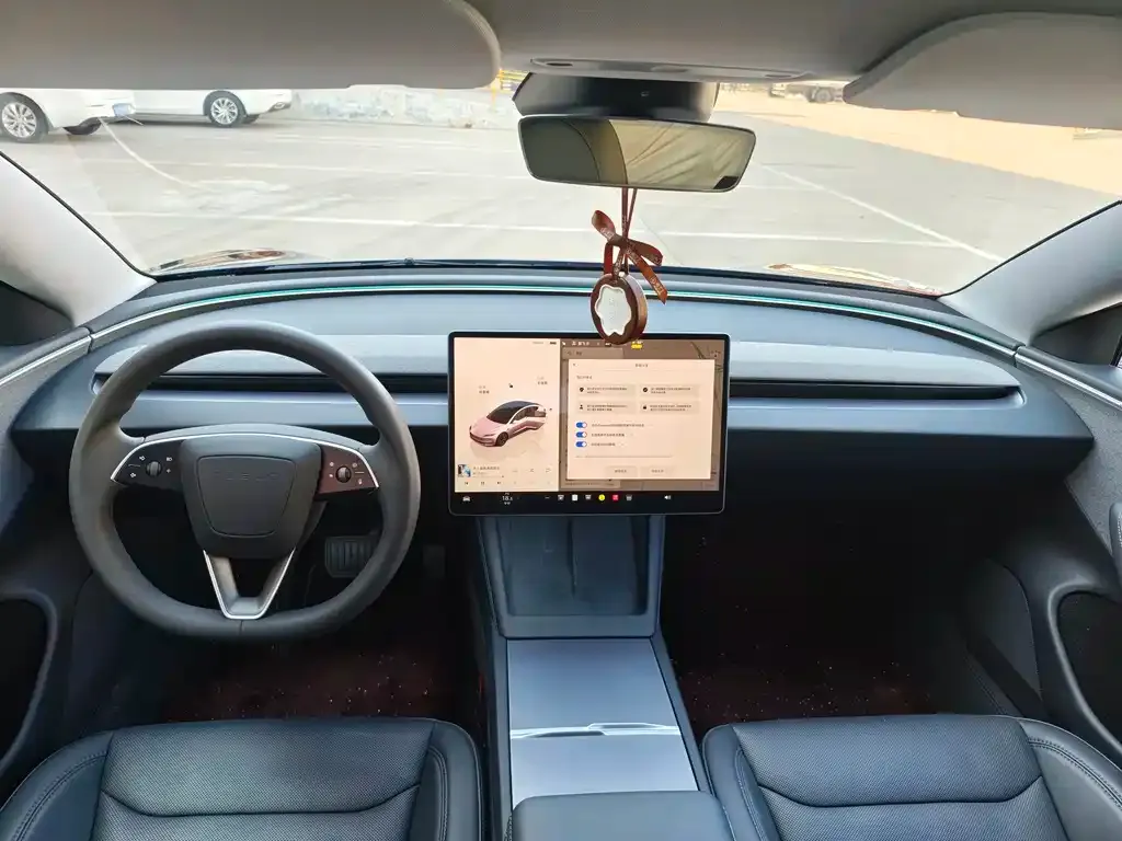 Tesla Model 3 — фото 9