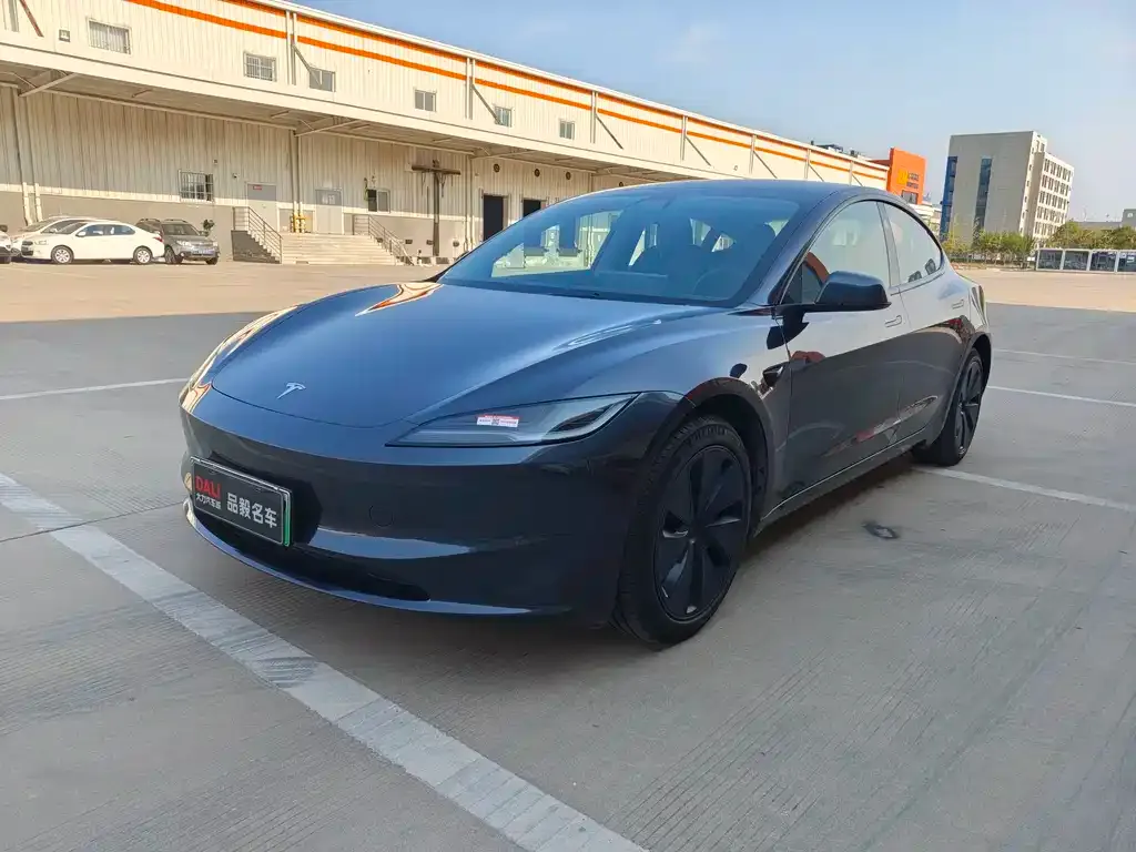 Tesla Model 3 — фото 5