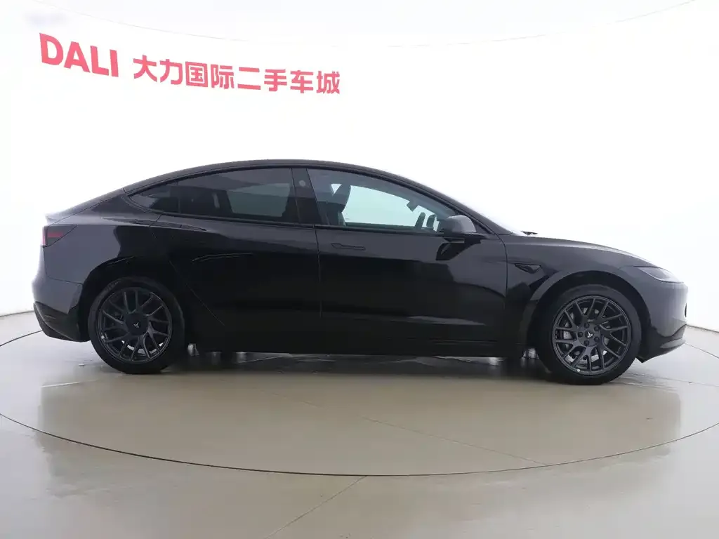 Tesla Model 3 — фото 2