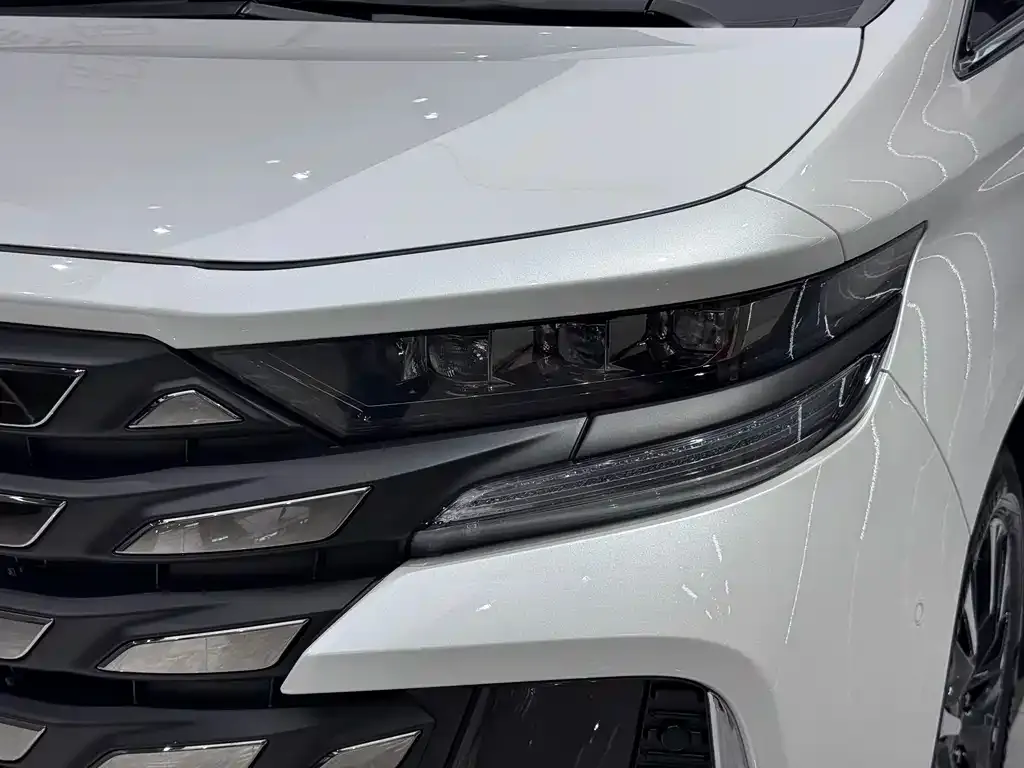 Toyota Vellfire 2024 из CN, фото 2