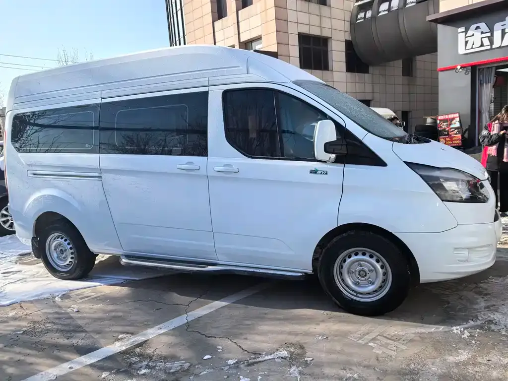 Ford Transit 2023 из CN, фото 3