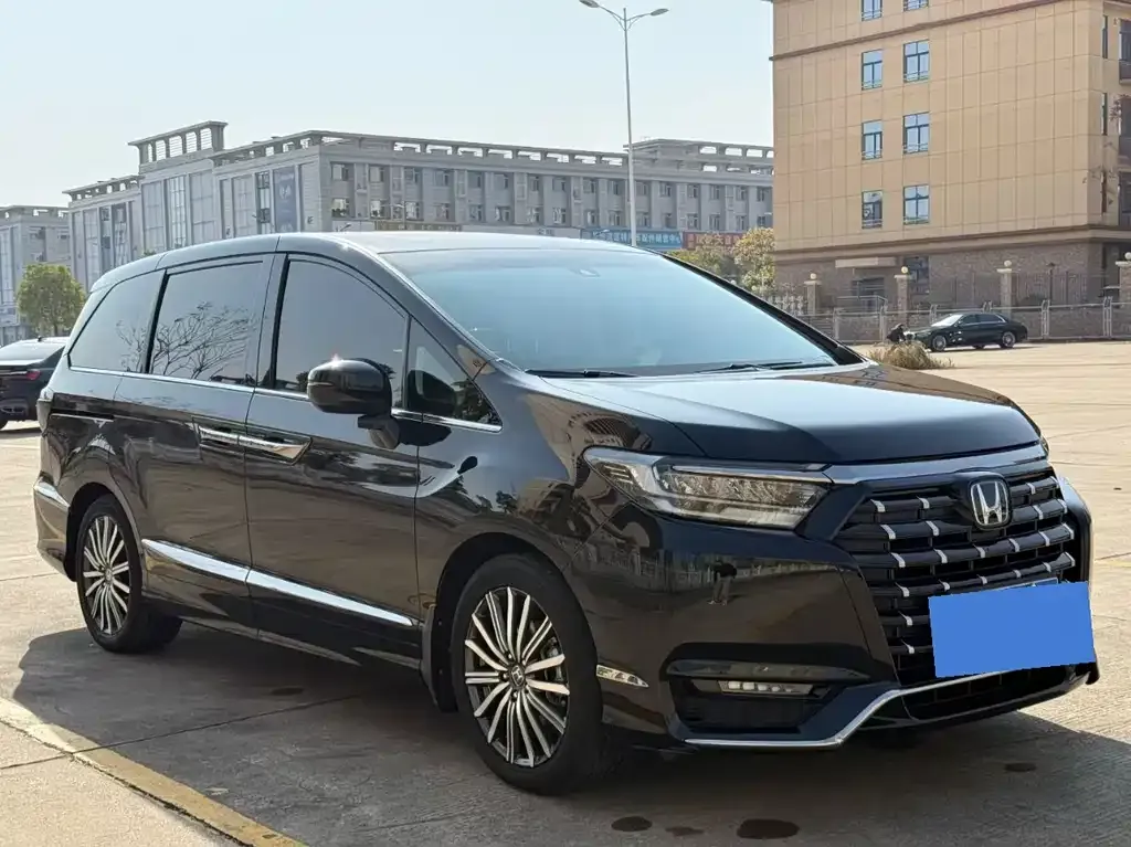 Honda Elysion 2022 из CN, фото 3