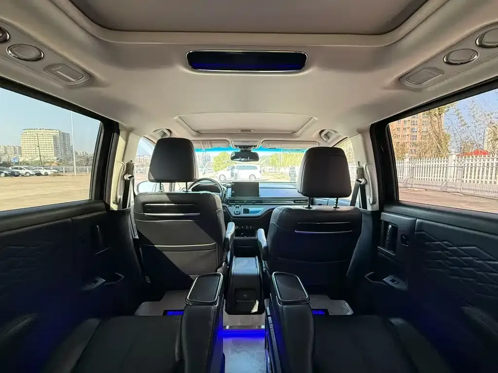 Honda Elysion 2022 из CN, фото 4