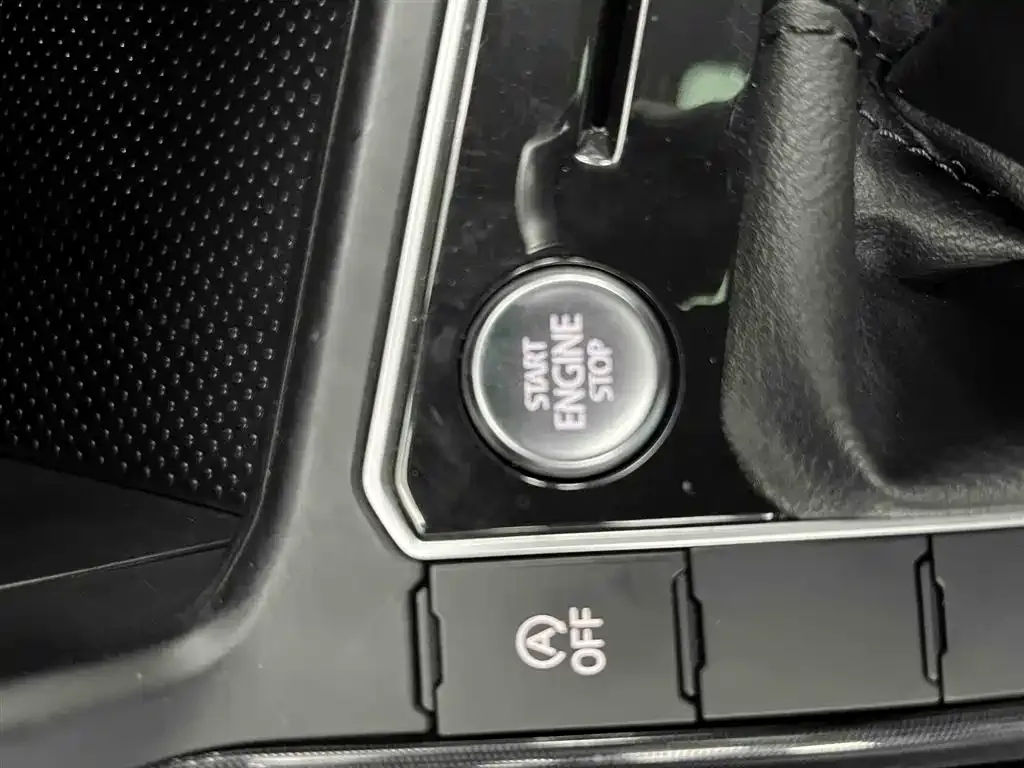 Volkswagen Lavida 2023 из CN, фото 9