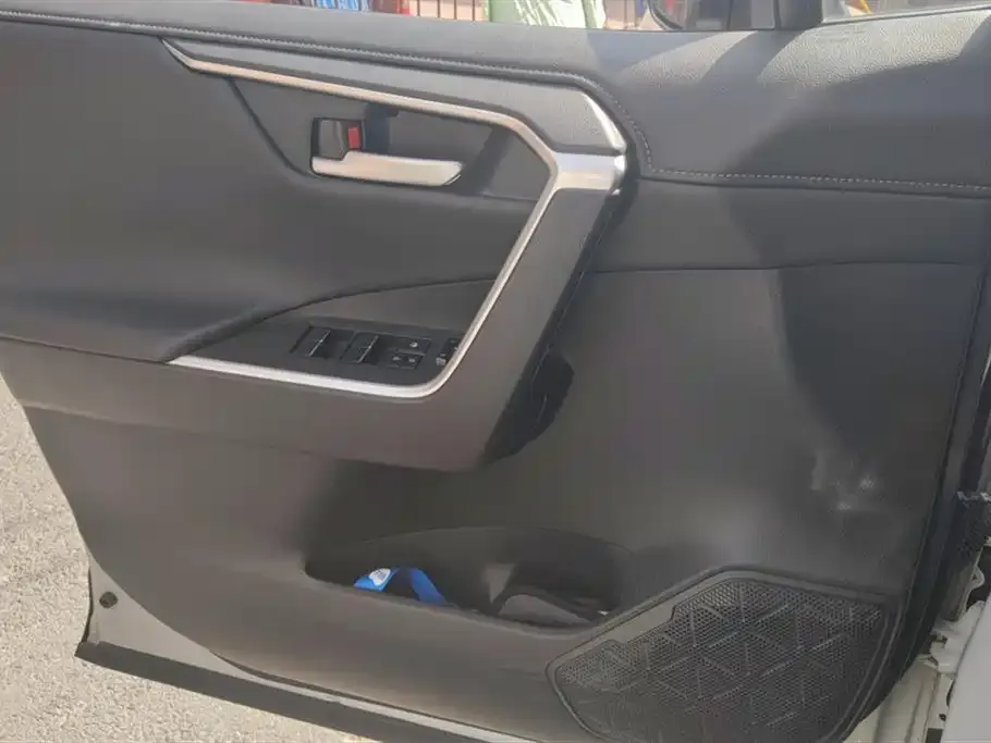 Toyota Wildlander 2022 из CN, фото 6