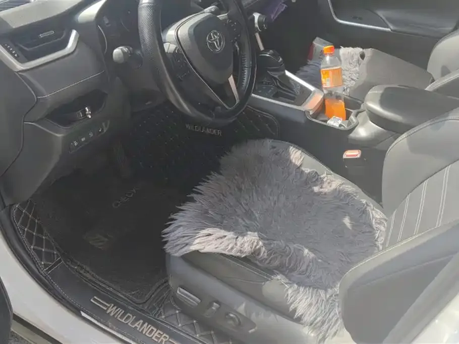 Toyota Wildlander 2022 из CN, фото 3