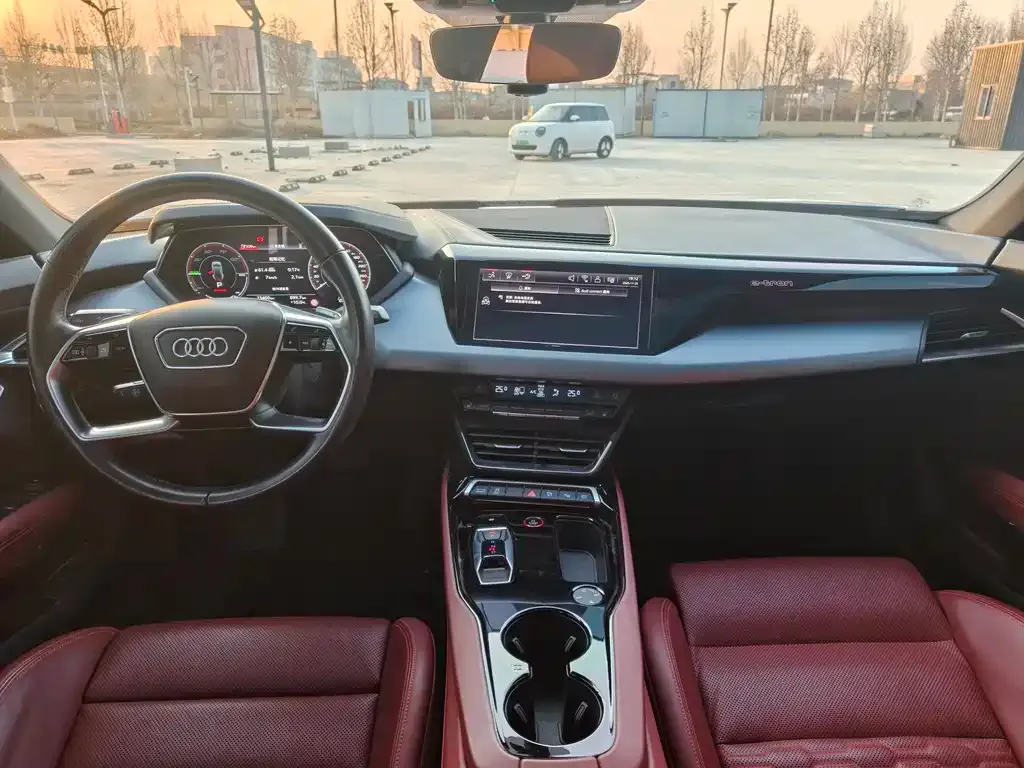 Audi RS e-tron GT 2024 из CN, фото 10