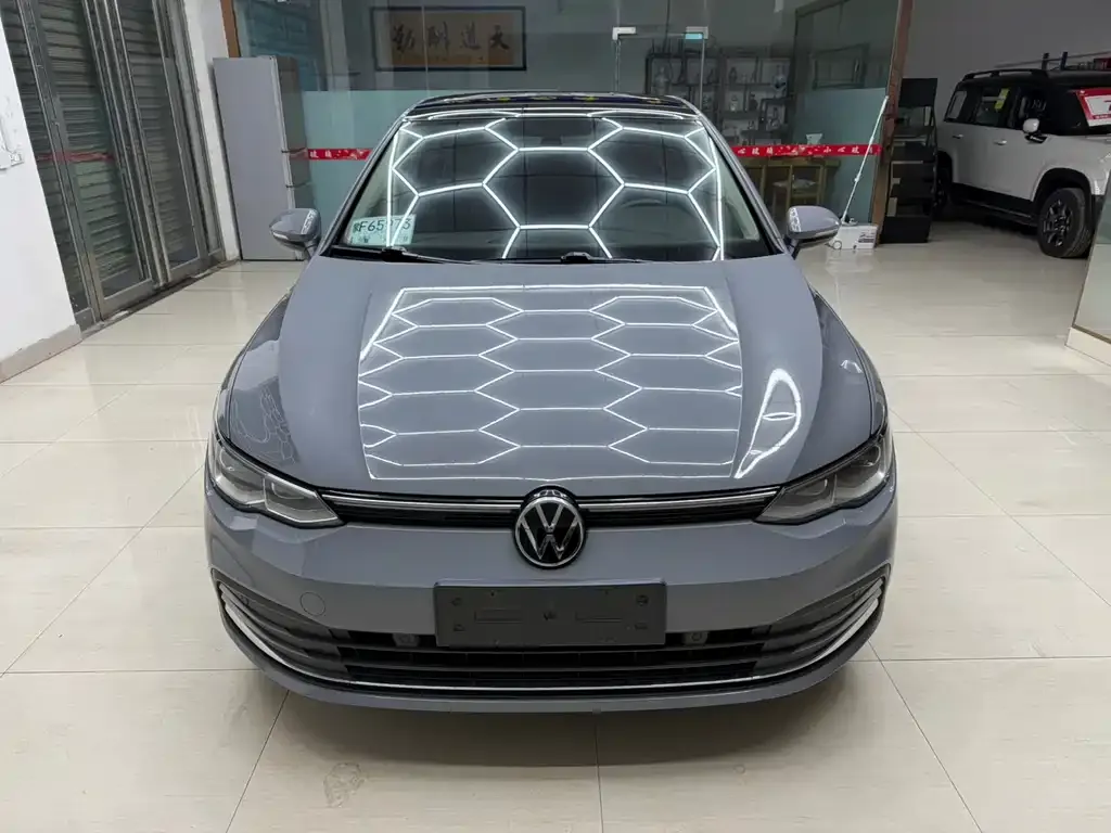 Volkswagen Golf 2021 из CN, фото 2