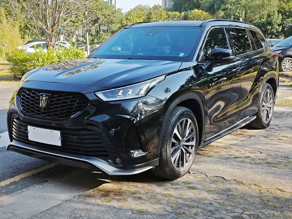 Toyota Crown Kluger 2024 из CN, фото 1