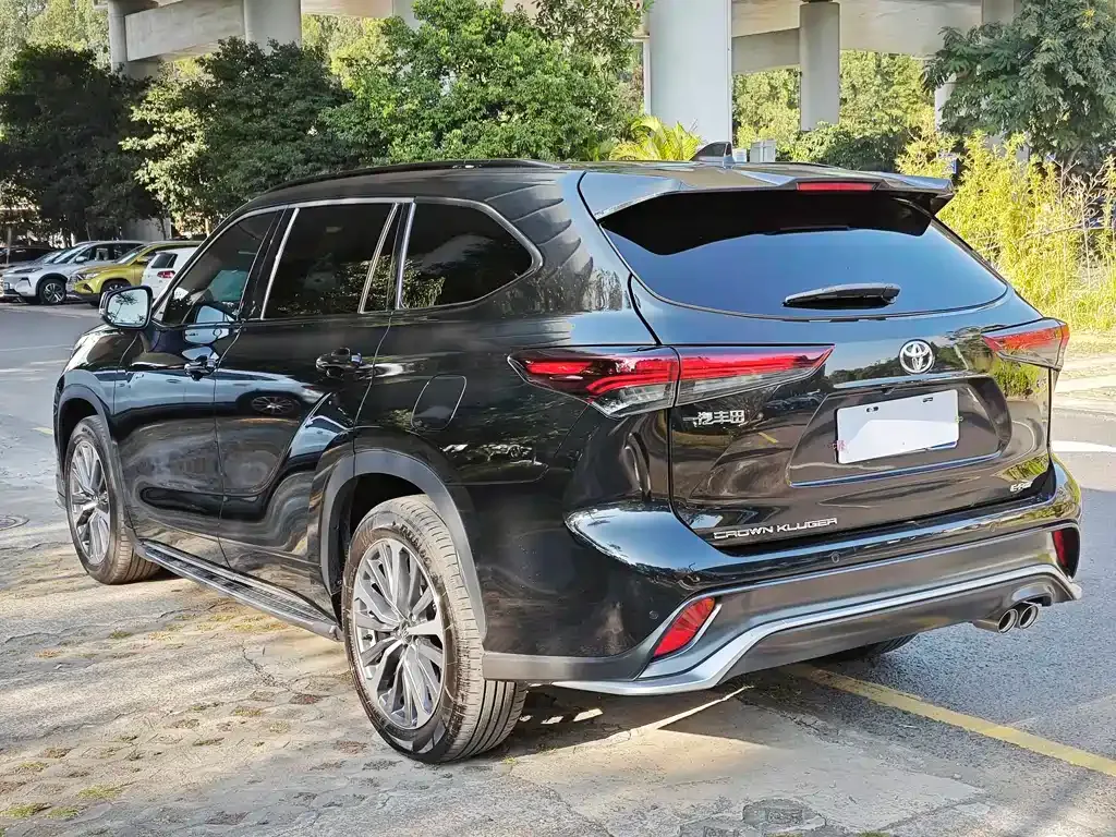 Toyota Crown Kluger 2024 из CN, фото 7