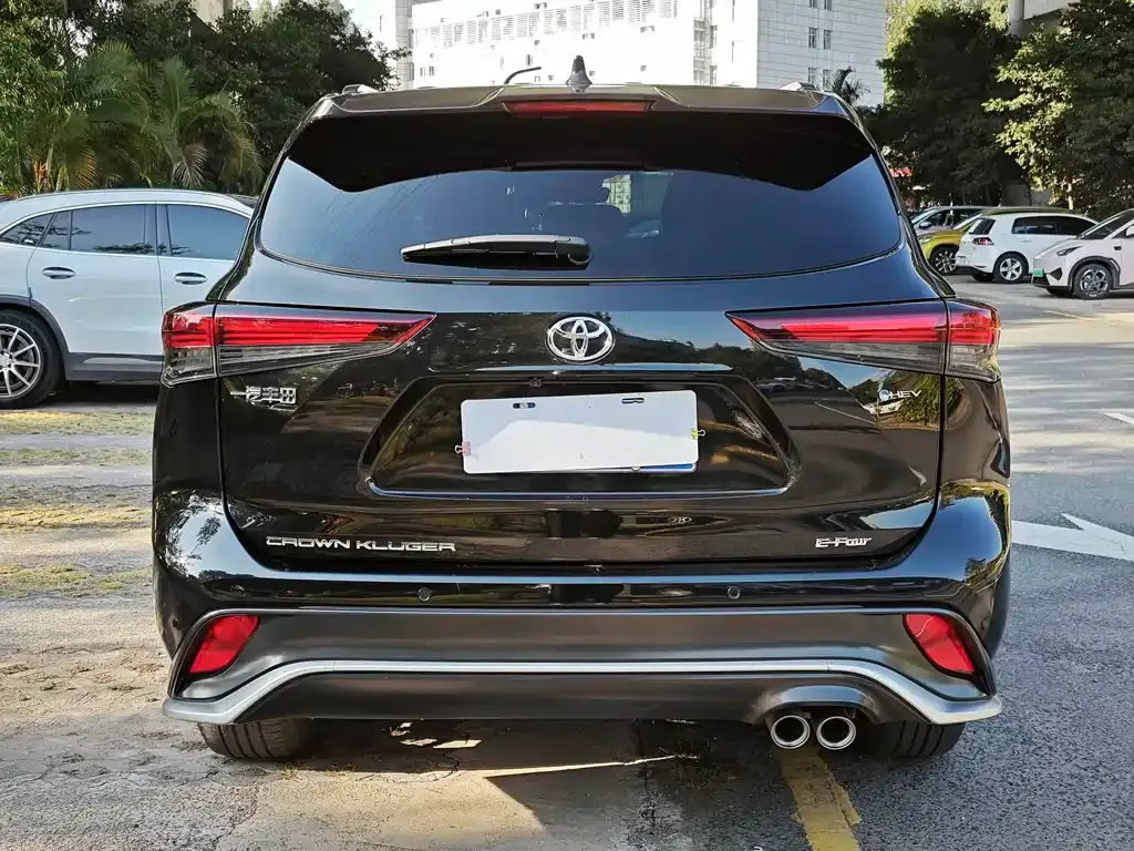 Toyota Crown Kluger 2024 из CN, фото 6