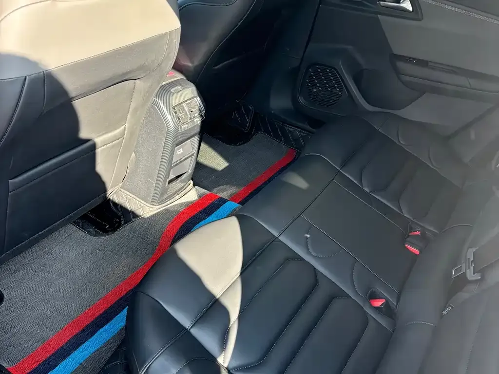 Citroen C5 X 2024 из CN, фото 4