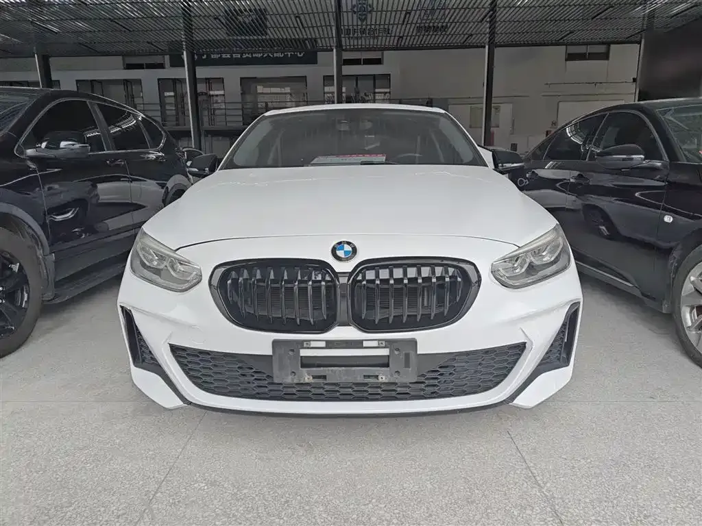 BMW 1 Series 2021 из CN, фото 3