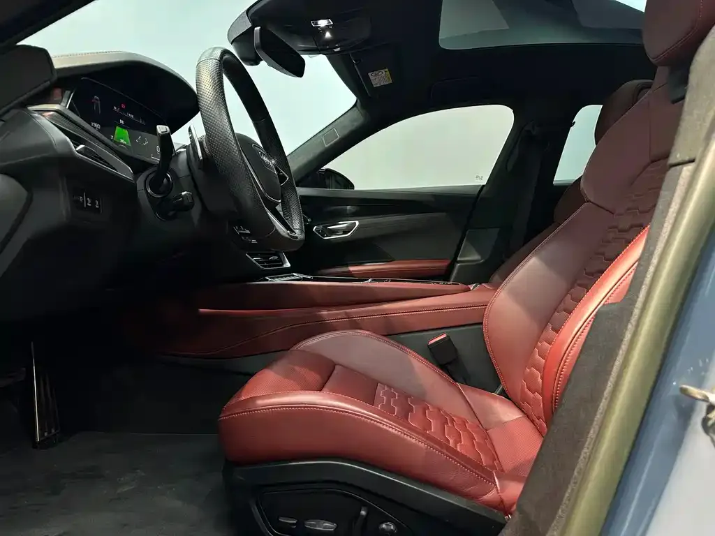 Audi RS e-tron GT 2023 из CN, фото 3