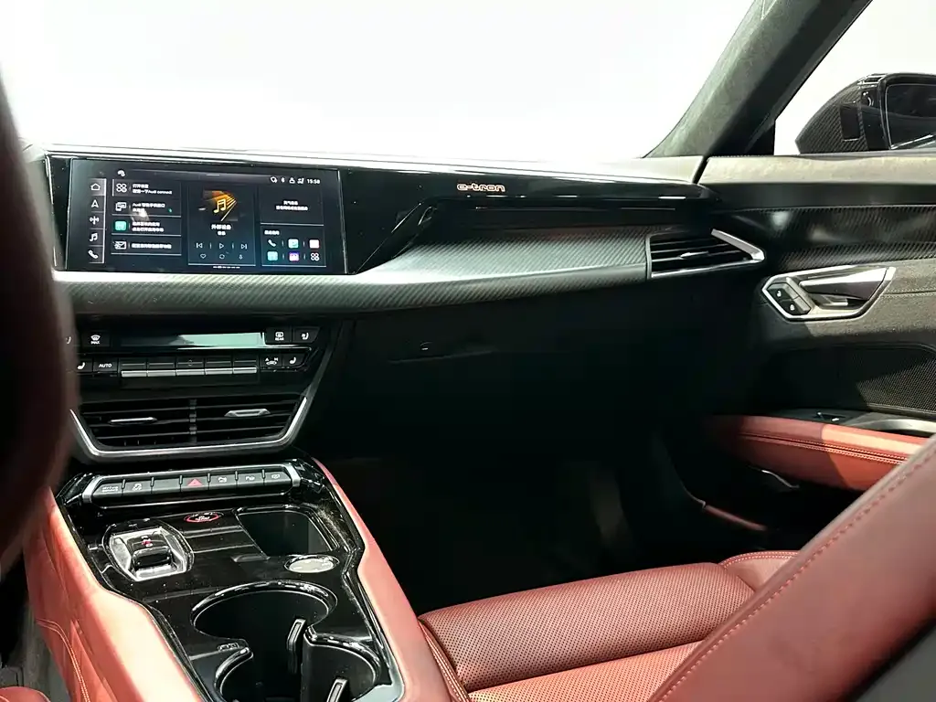 Audi RS e-tron GT 2023 из CN, фото 2