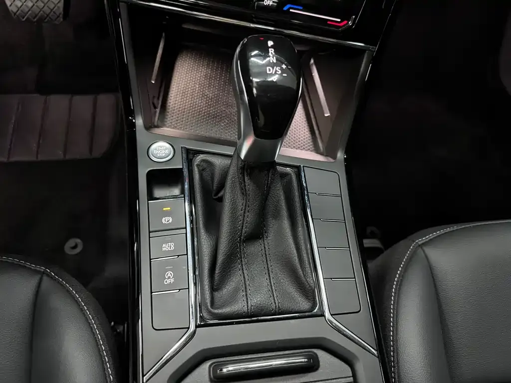 Volkswagen Passat 2022 из CN, фото 7