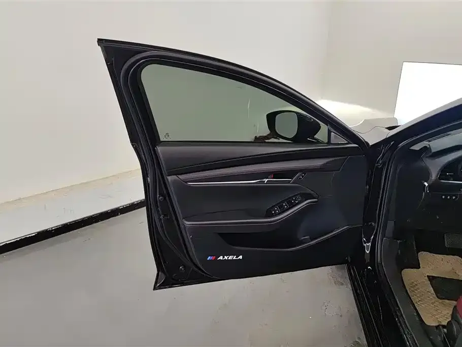 Mazda 3 Axela 2024 из CN, фото 4