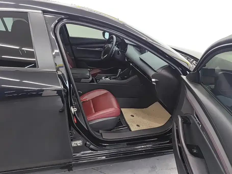 Mazda 3 Axela 2024 из CN, фото 8