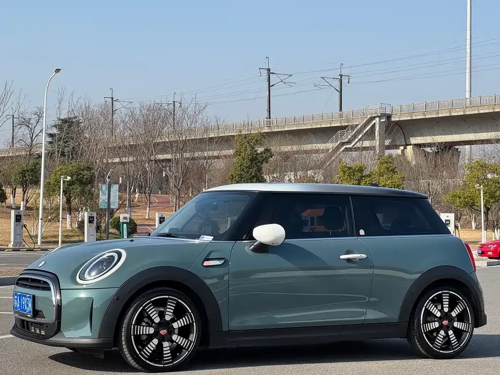 MINI Cooper (3-door) 2023 из CN, фото 1