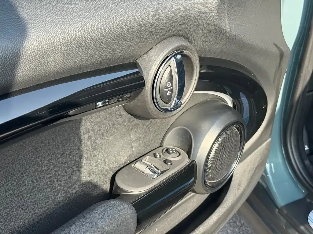 MINI Cooper (3-door) 2023 из CN, фото 8